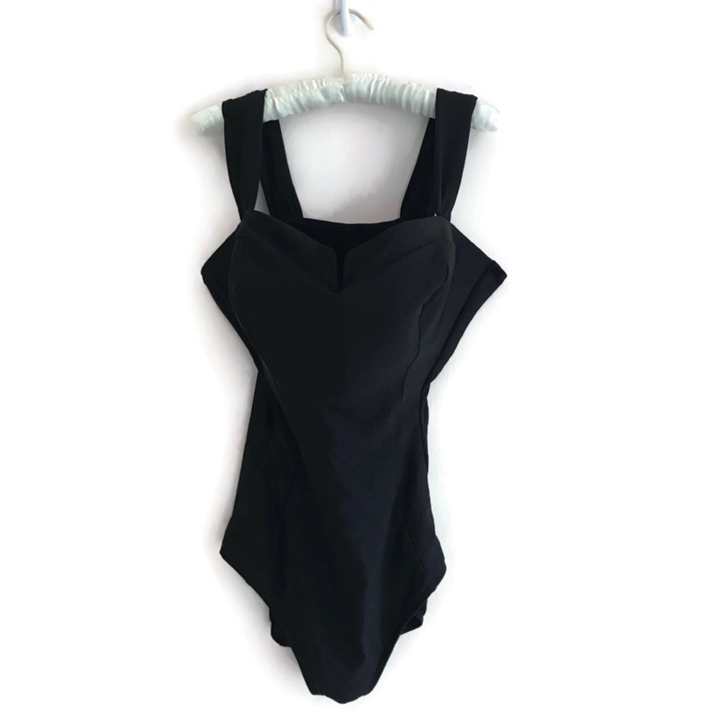 MIRACLESUIT Slimming One Piece Bathing Suit Sz 18